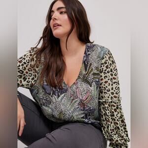 Anthropologie Bl-nk V-Neck Top Size Medium